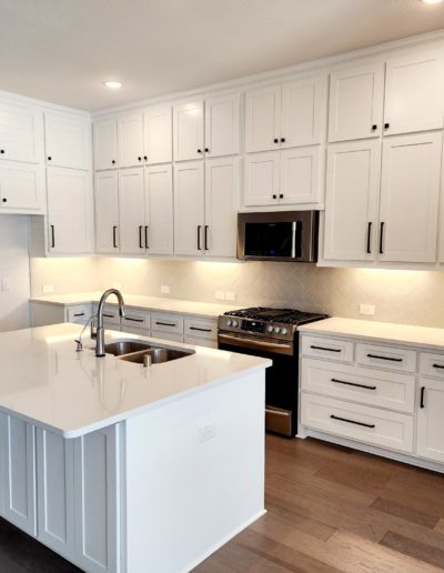 Square Bar Handles and Knobs White Shaker Cabinets Kitchen