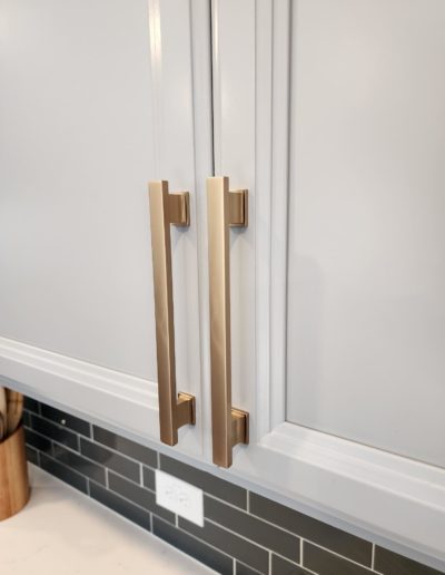 Contemporary Handles on Kitchen Cabinets